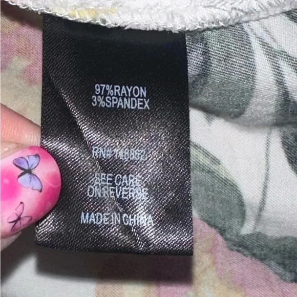 TORRID FLORAL TANK BLOUSE TROPICAL RACER BACK FLOWY CUTE BRIGHT VACATION - Picture 4 of 8